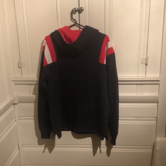 Columbus BlueJackets sweatshirt. - Picture 2 of 3